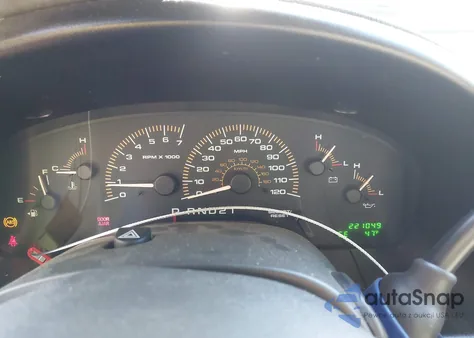 2001 Ford Expedition Eddie Bauer z USA, uszkodzony, nr VIN 1FMPU18L81LA72728